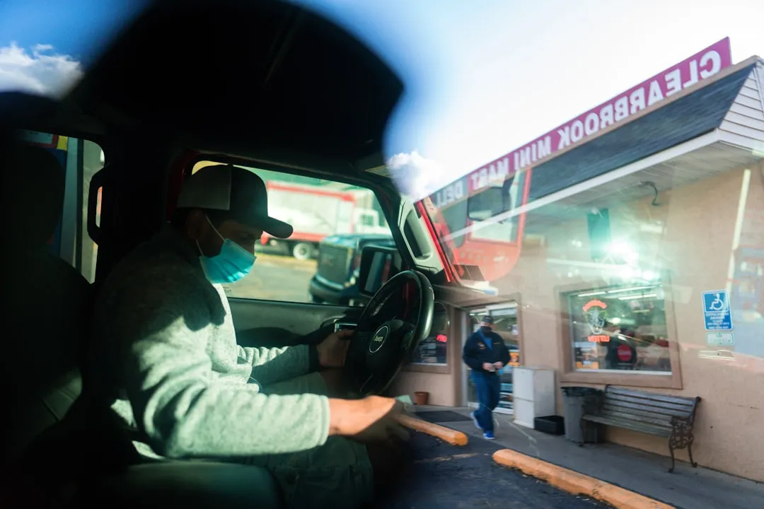 2025年字体设计软件技术趋势：AI辅助与版权保护创新方向